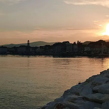 Feriehus Kuca Za Odmor U Kastelima S Pogledom Na *