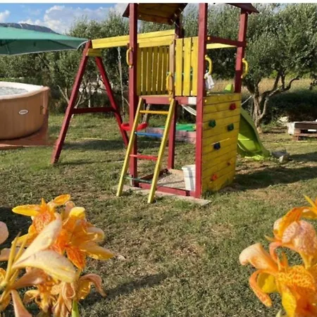 Kuca Za Odmor U Kastelima S Pogledom Na Holiday home Kastela